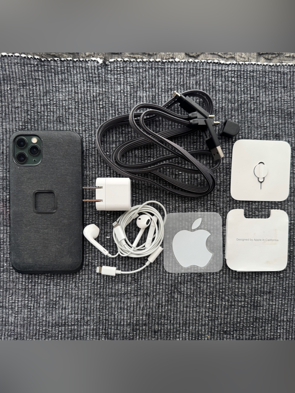 APPLE iPhone 11 Pro 256GB Midnight (Unlocked) Green with Accessories Bundle